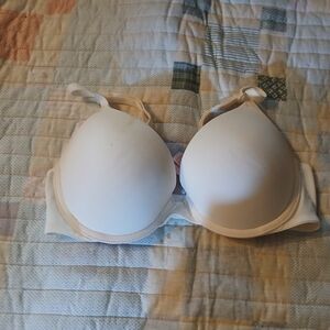 PINK Victoria's Secret White Bra